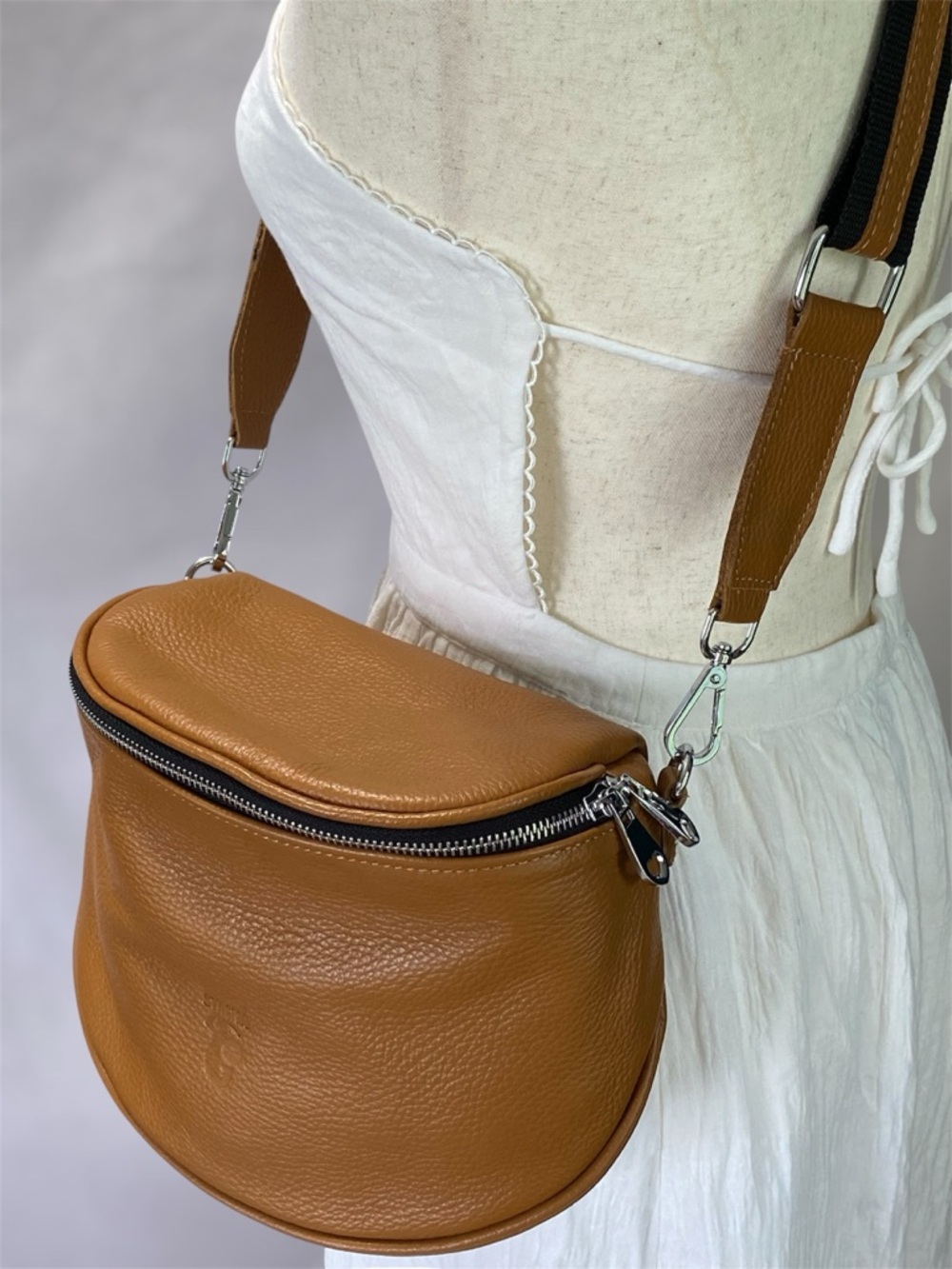 Syrena Leather Crossbody Adjustable Strap Bag - Picture 14 of 15